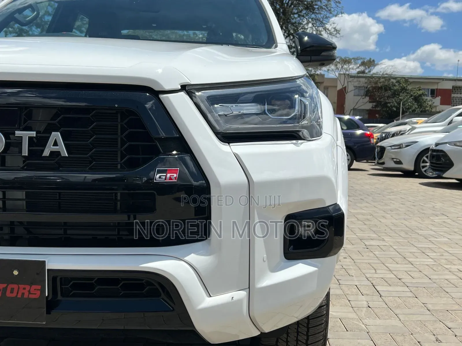 New Toyota Hilux 2024 White