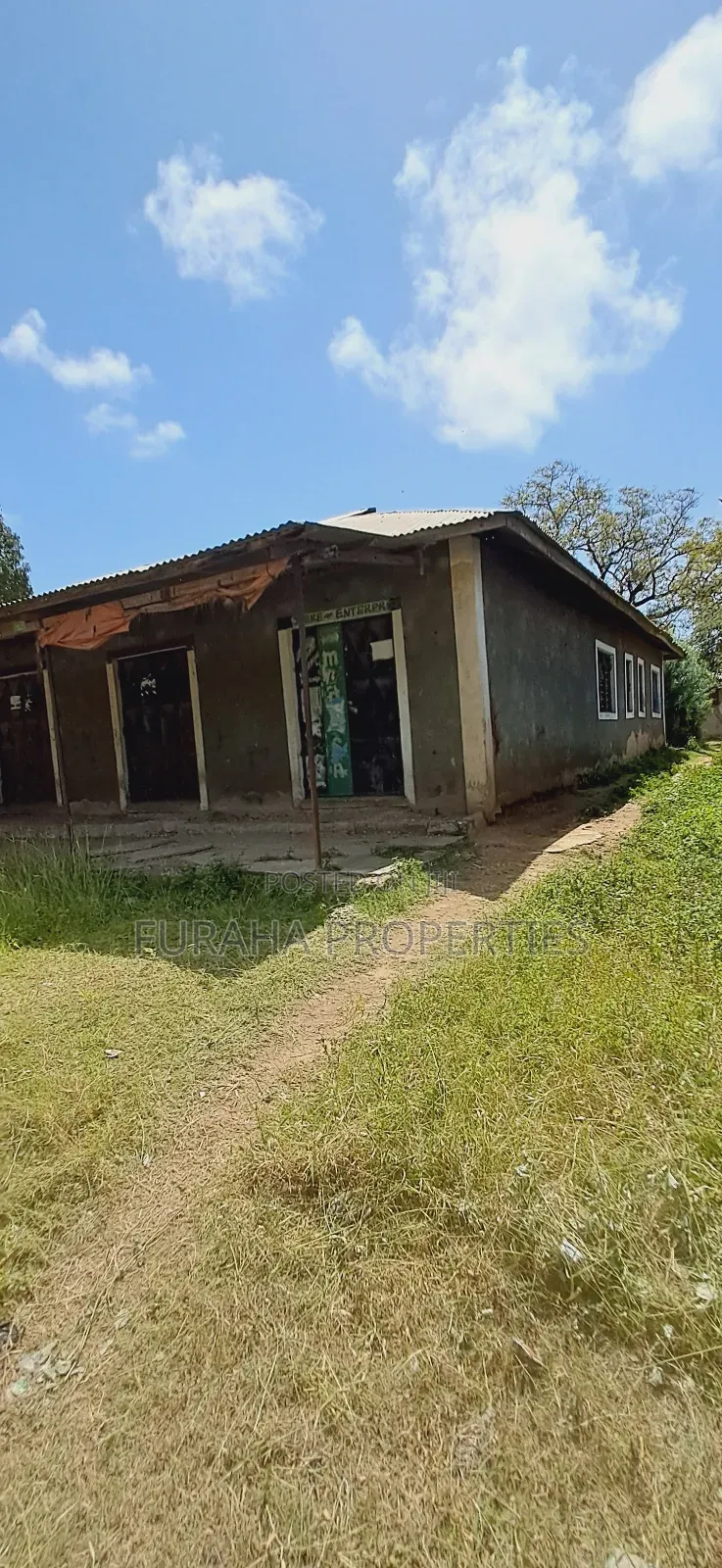 12bdrm Bungalow in Bombolulu for sale