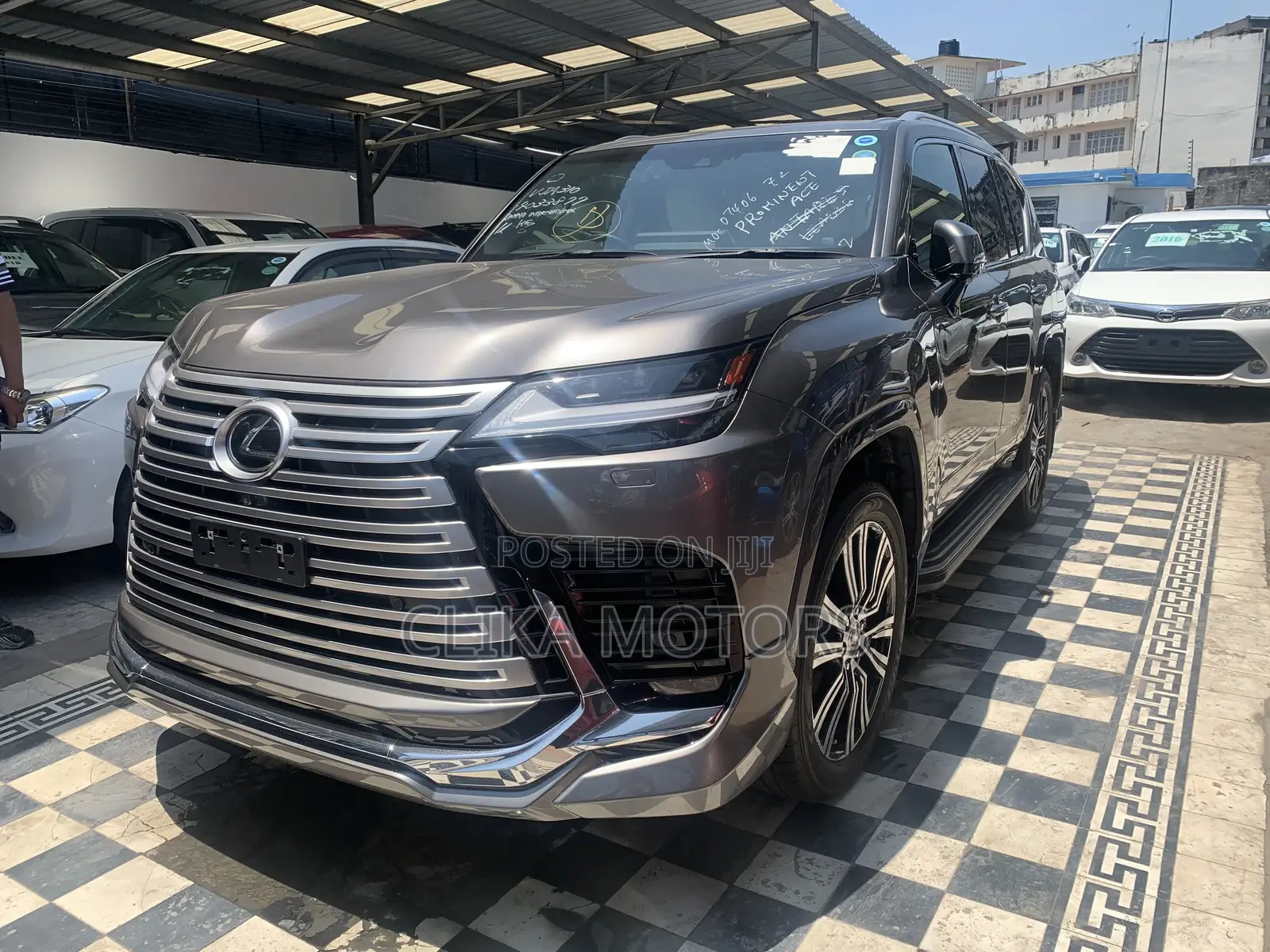 Lexus LX 2023 Green