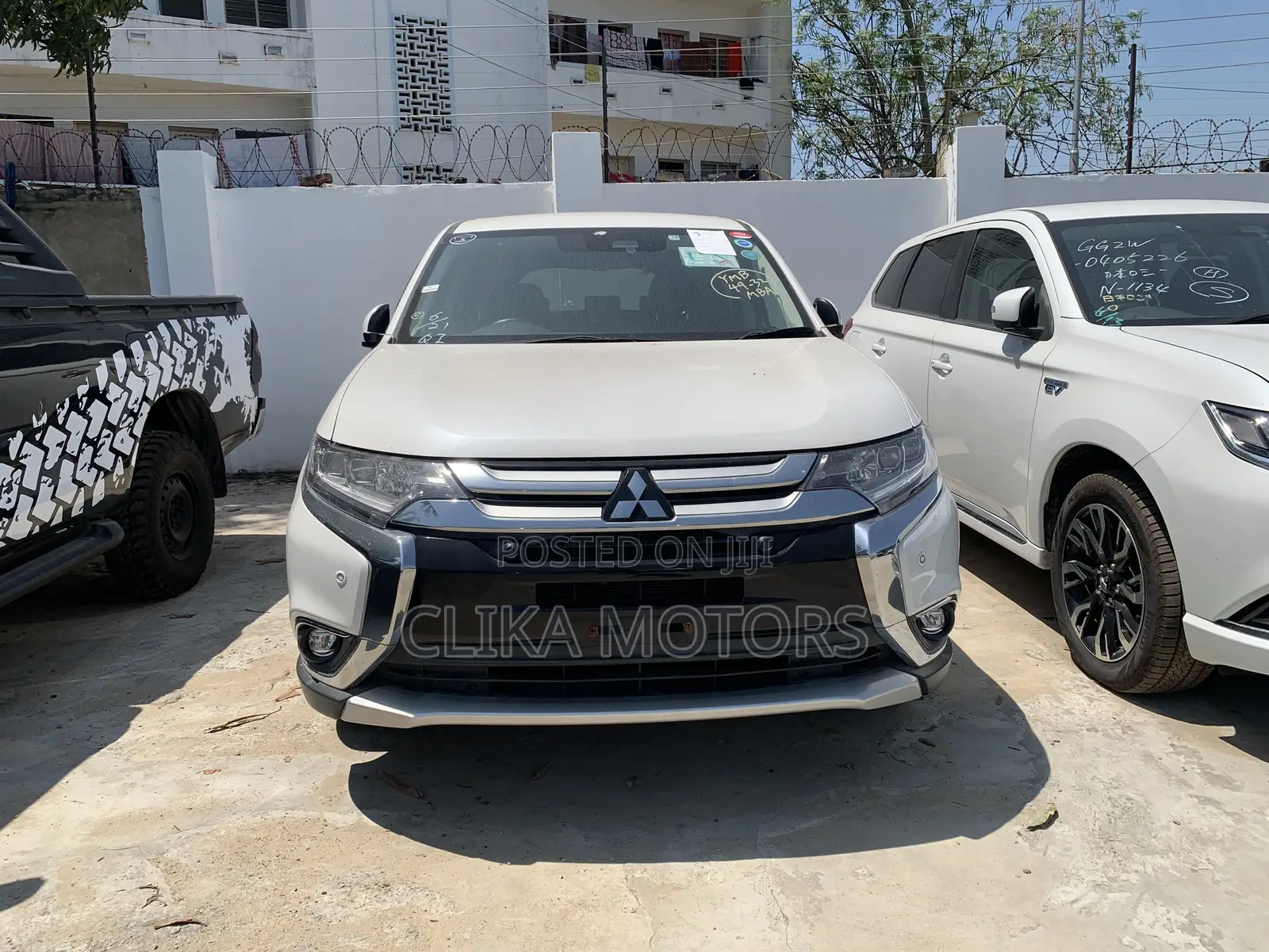 Mitsubishi Outlander ES FWD 2017 White
