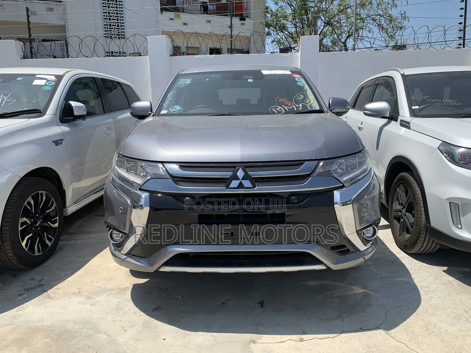 Mitsubishi Outlander 2.4 PHEV AWD 2017 Silver
