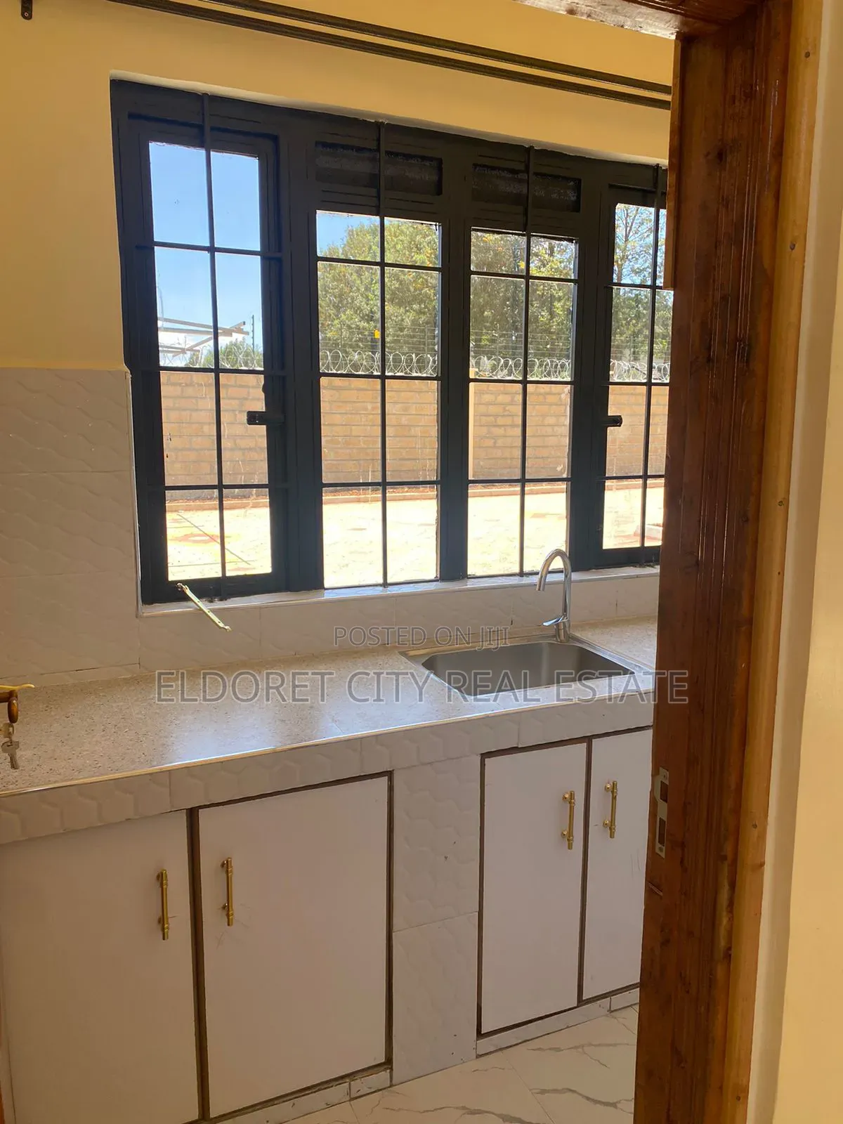5bdrm Maisonette in Elgonview, Soy for sale