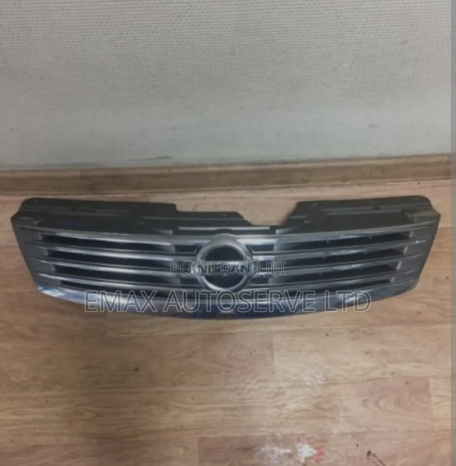 Grill Nissan Bluebird