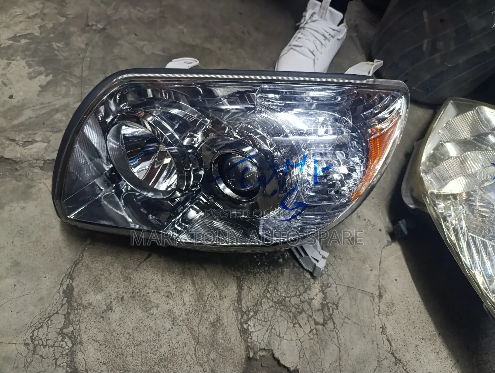 Toyota Surf Headlight Non Zenon