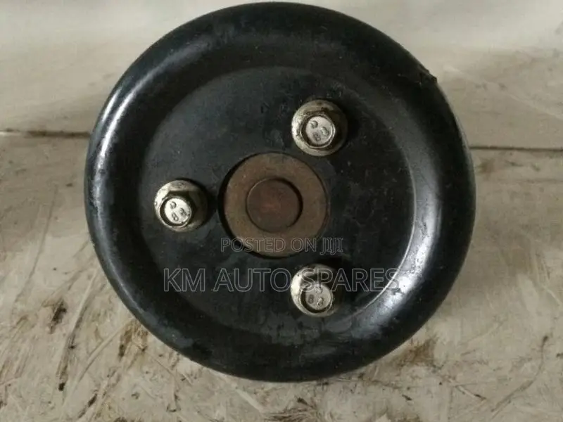 Mazda L8 Water Pump for Bongo, Nissan Vanette, Premacy.