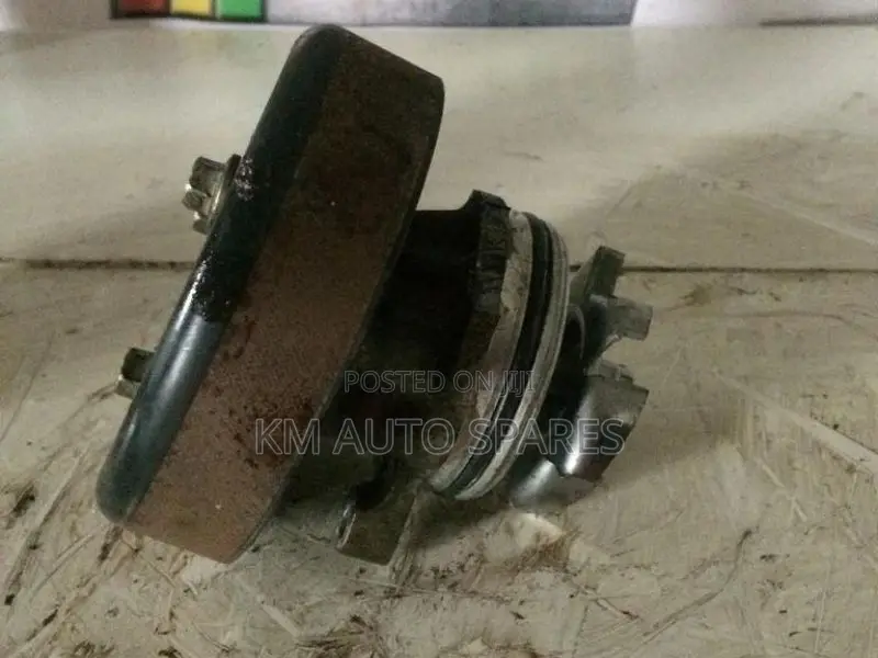 Mazda L8 Water Pump for Bongo, Nissan Vanette, Premacy.