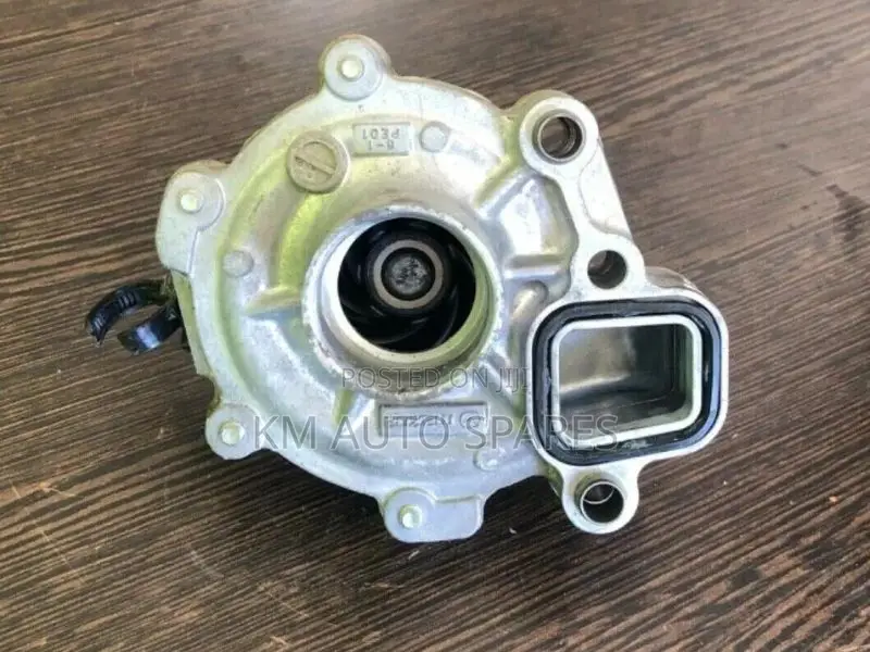 Mazda P5 Water Pump for Demio, Axela, CX3.
