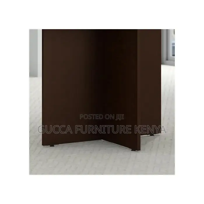 Conference Table: 4 Ft Round Mini-Conference Office Table