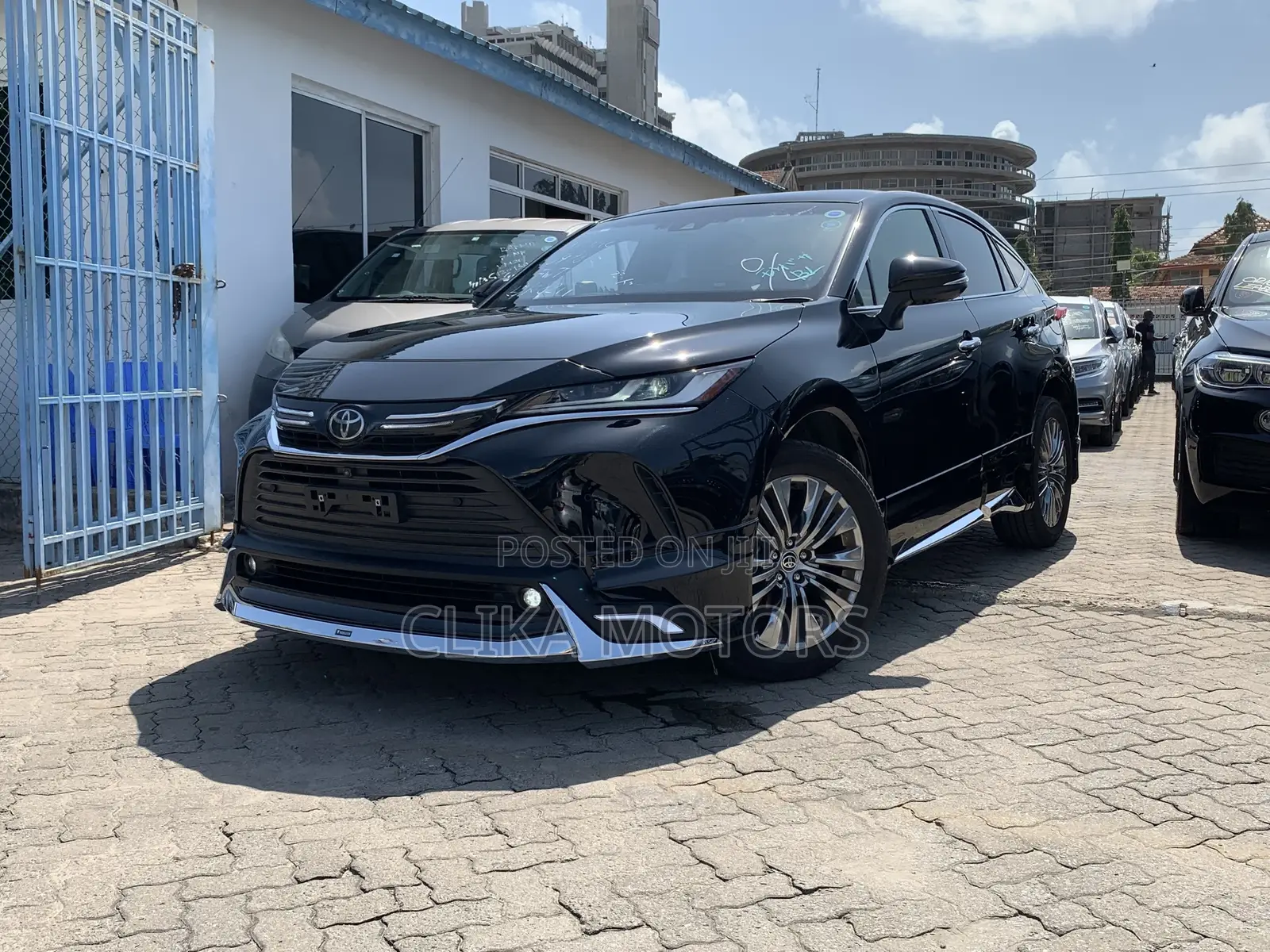 Toyota Harrier 2.5 Hybrid 4WD 2021 Black