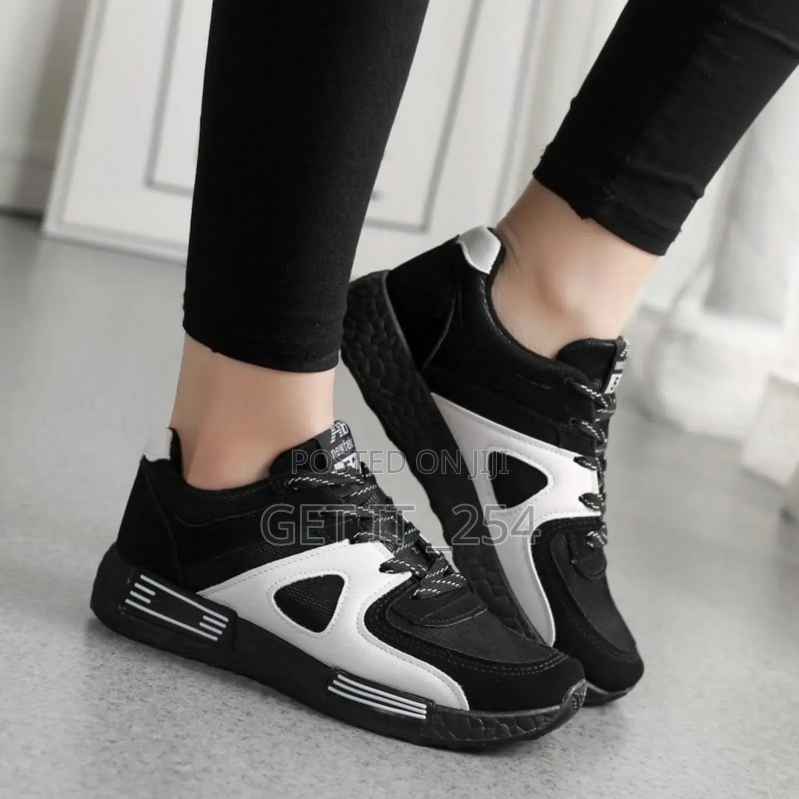 *Ladies Classic Sneakers * *Size 35- 40* *