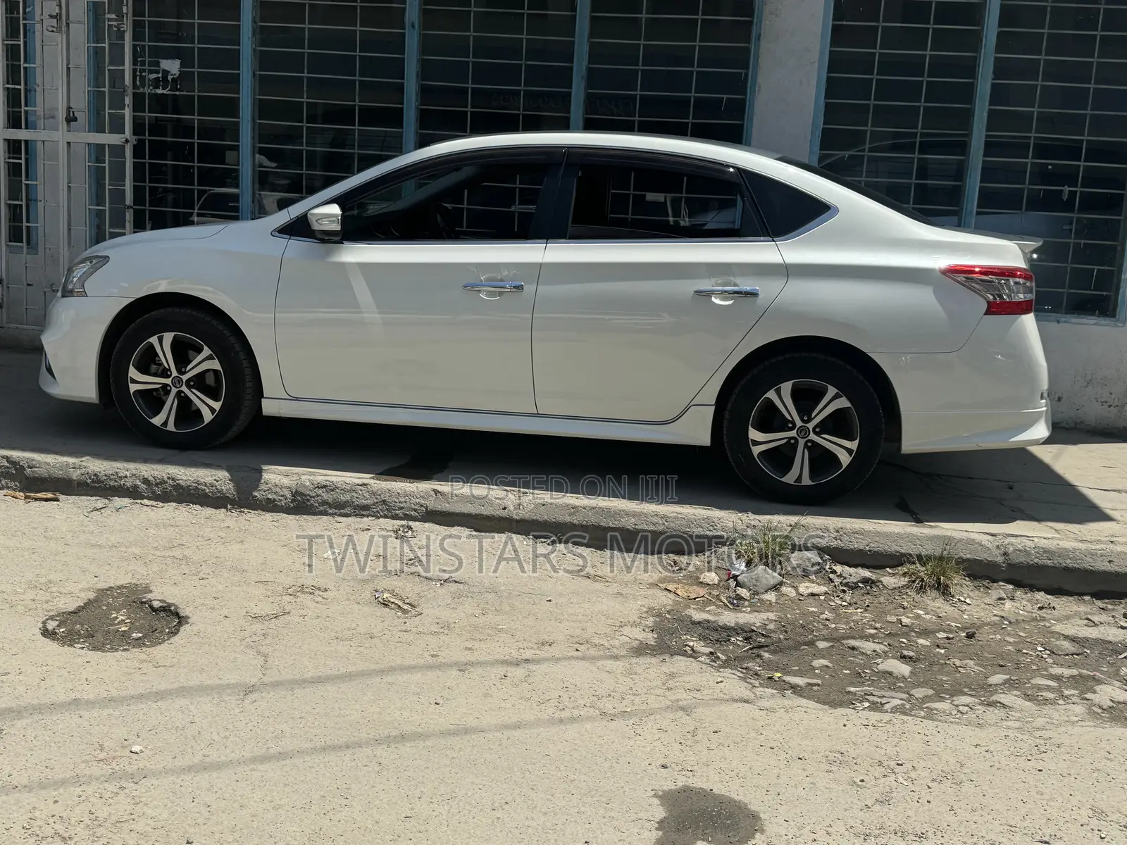 Nissan Bluebird 2018 White