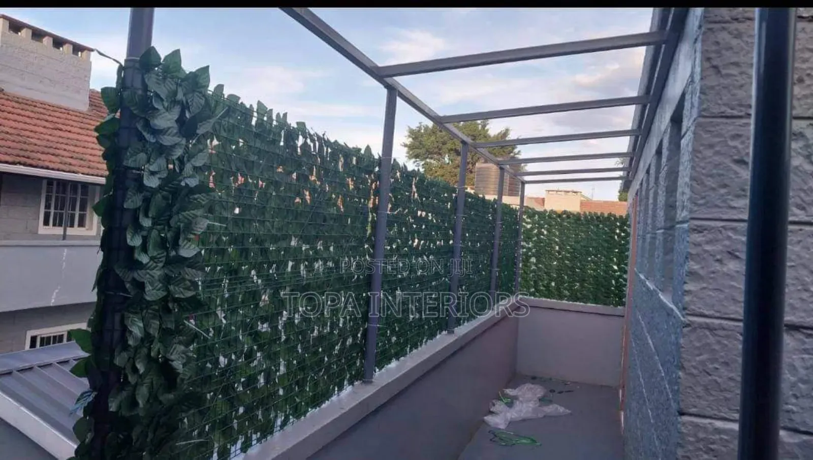 Balcony Hedges Artificial Green Ivy Privacy Fence and Grass