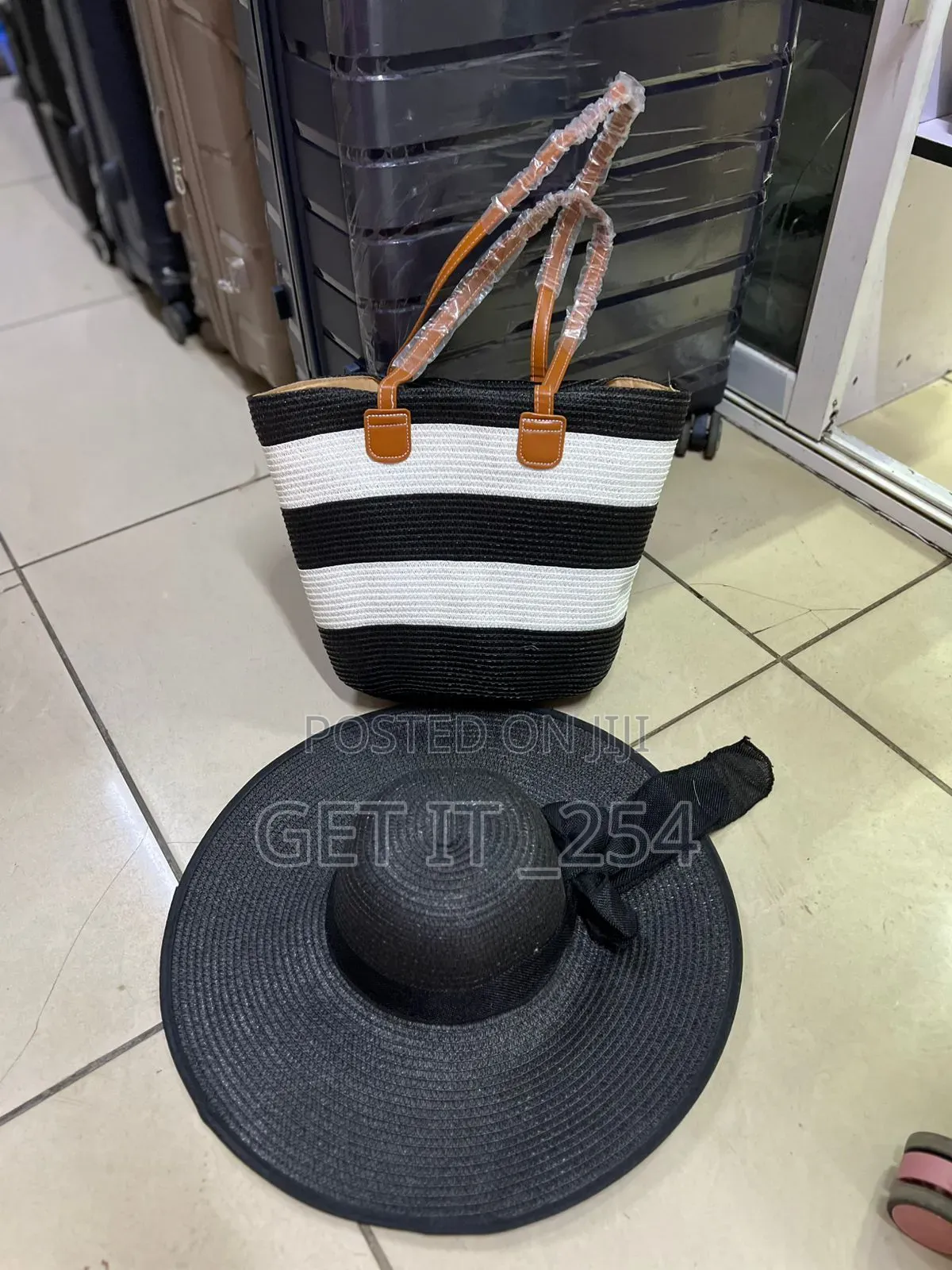 Kiondo Straw Summer Bags Set Comes With a Matching Hat.