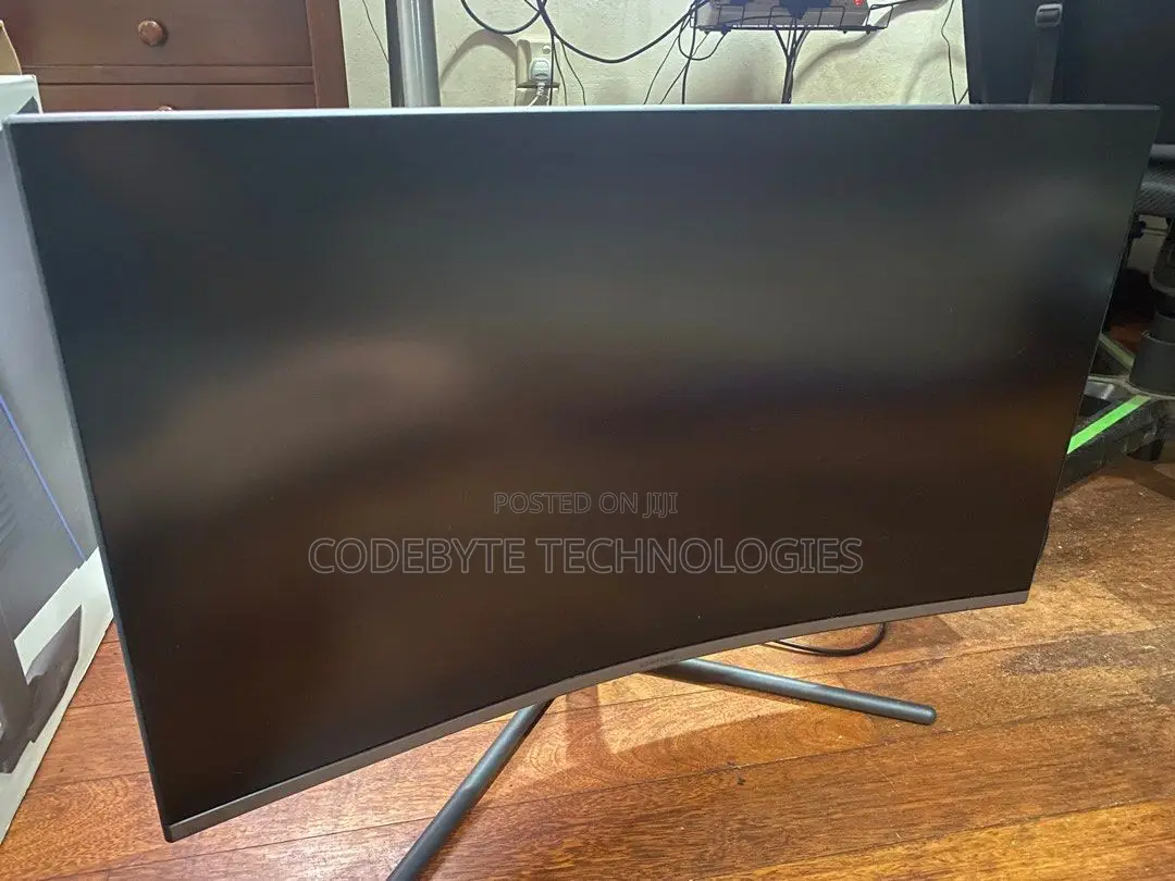 U32R590 Samsung 32" UHD Curved (1500R) Frameless Monitor