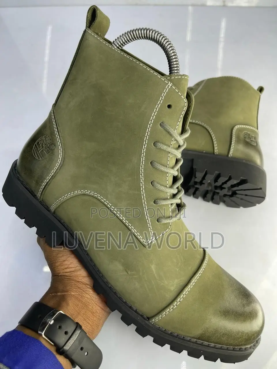 Deckor Boots