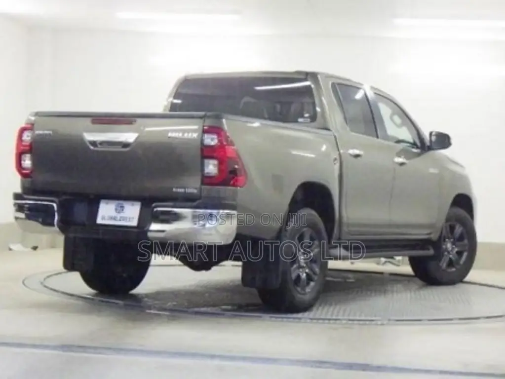 Toyota Hilux 2022 Beige