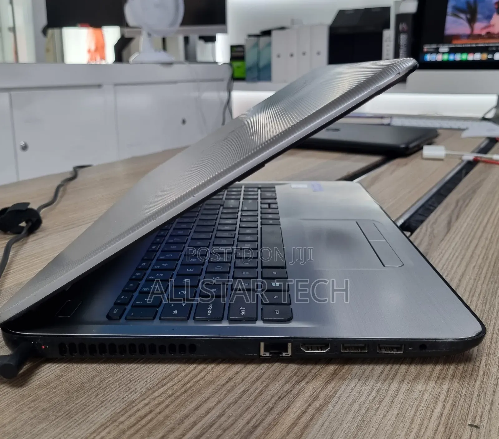 Laptop HP 15-Dy2075tg 8GB Intel Core I7 HDD 1T