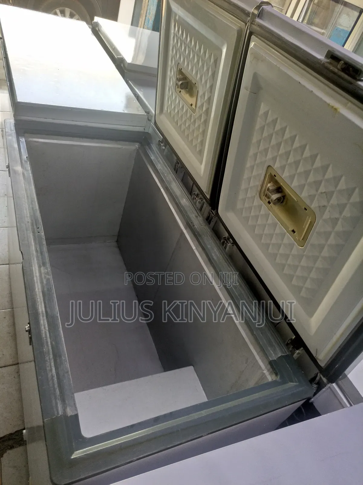 Double Door Freezer 550L