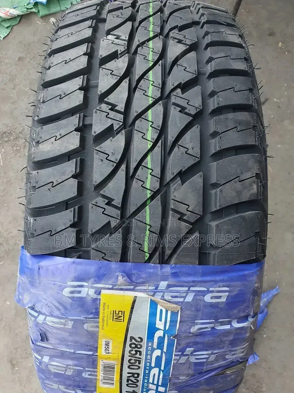 285 /50 R20 Accelera