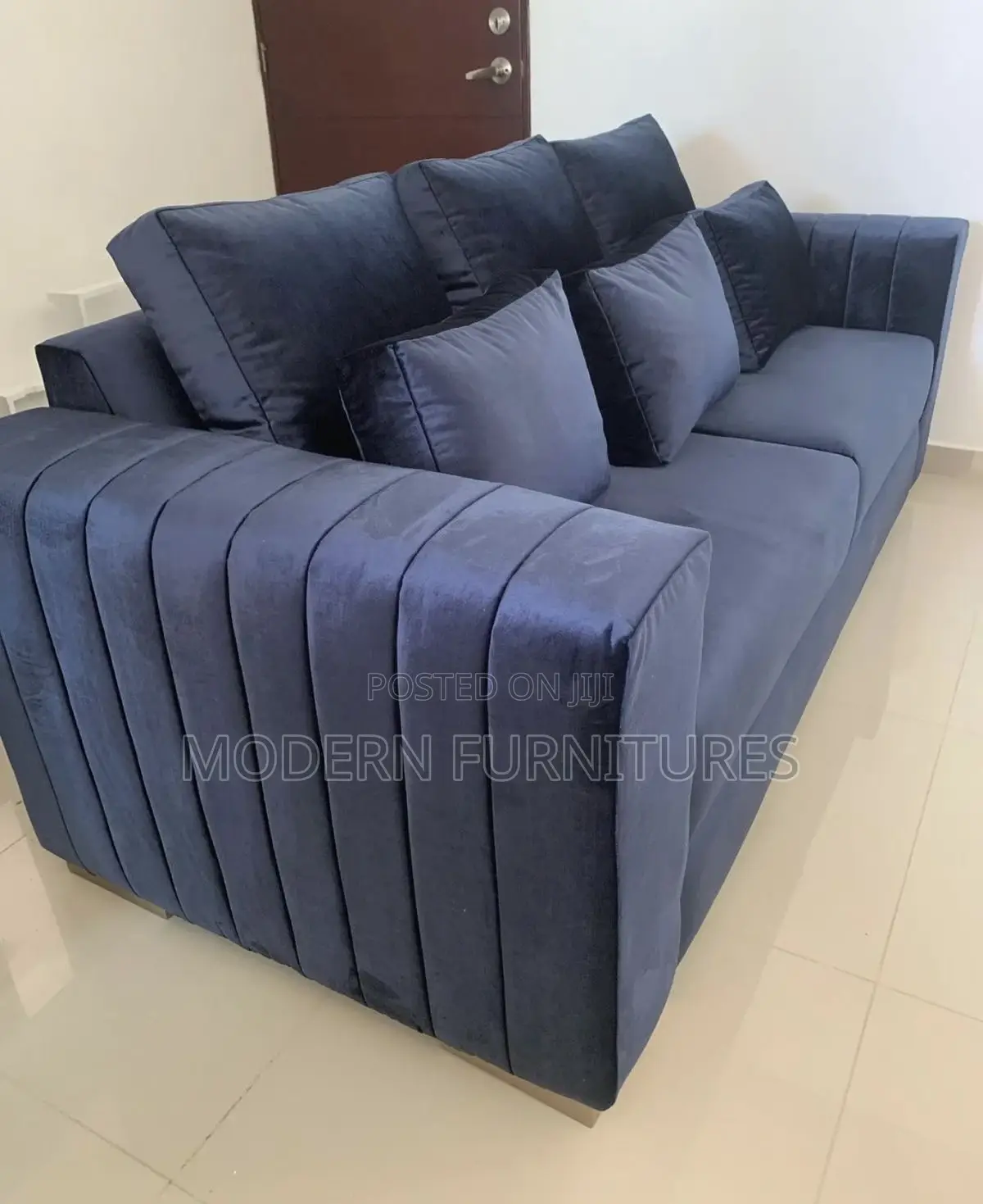 Beautiful,Modern 3 Seater Sofa