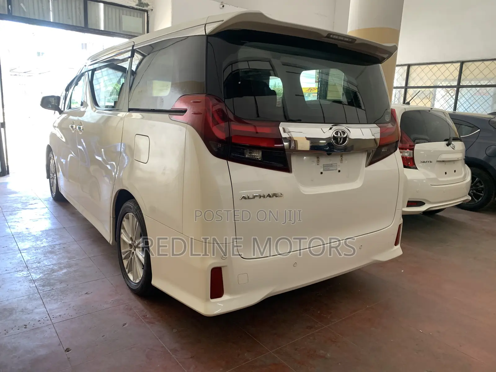 Toyota Alphard 2.5 Petrol AWD 2017 Pearl