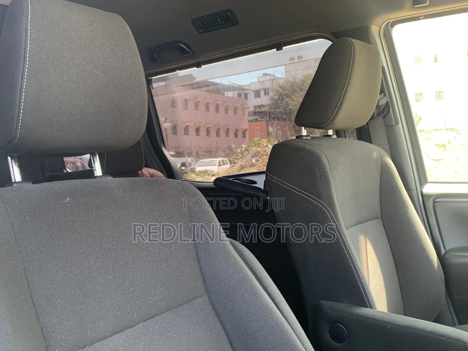 Toyota Esquire 2.0 FWD (7 seater) 2017 Purple