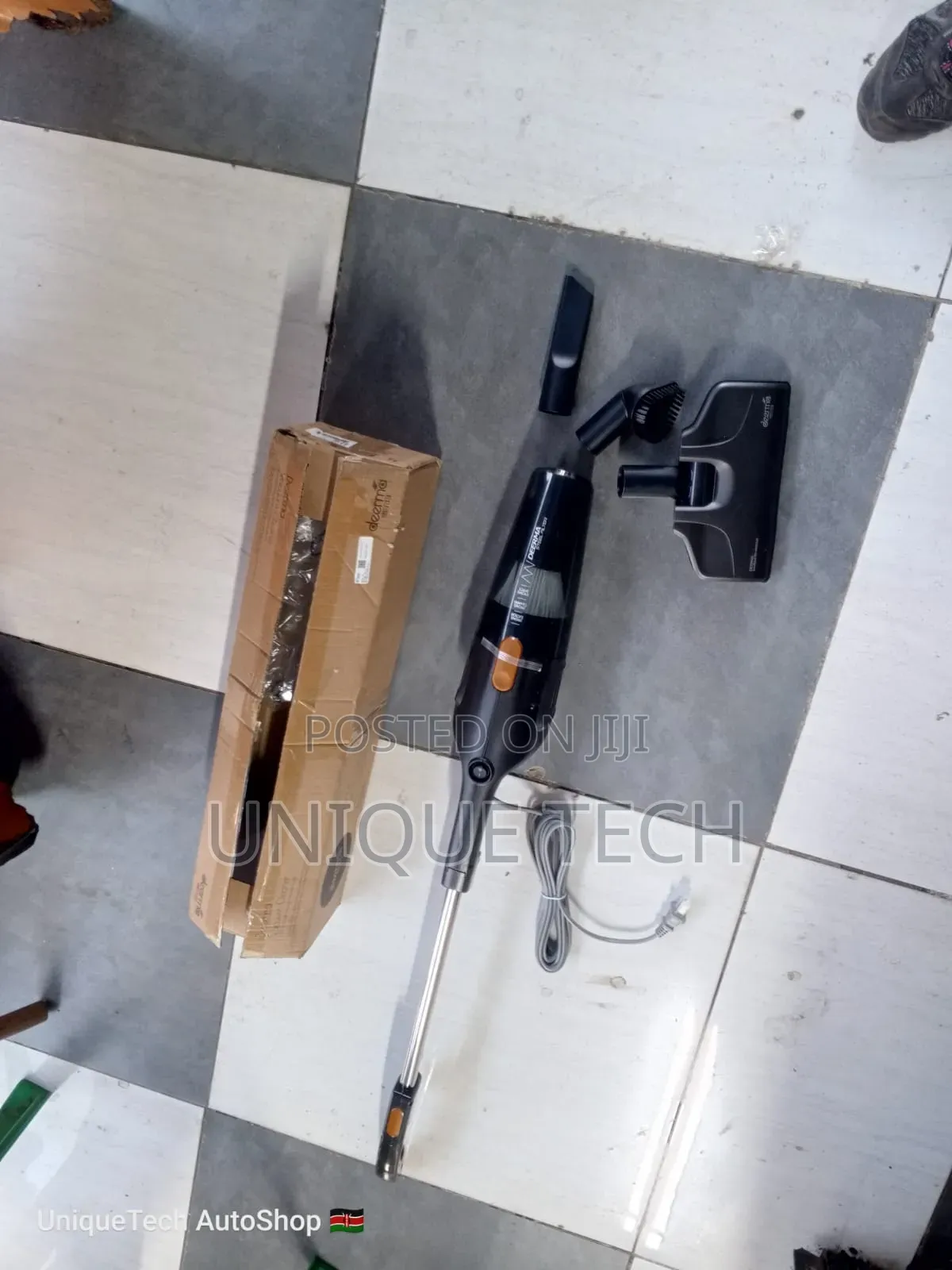 Ergonomic Stickvacuum Withflexibility for Hard-to-Reachareas