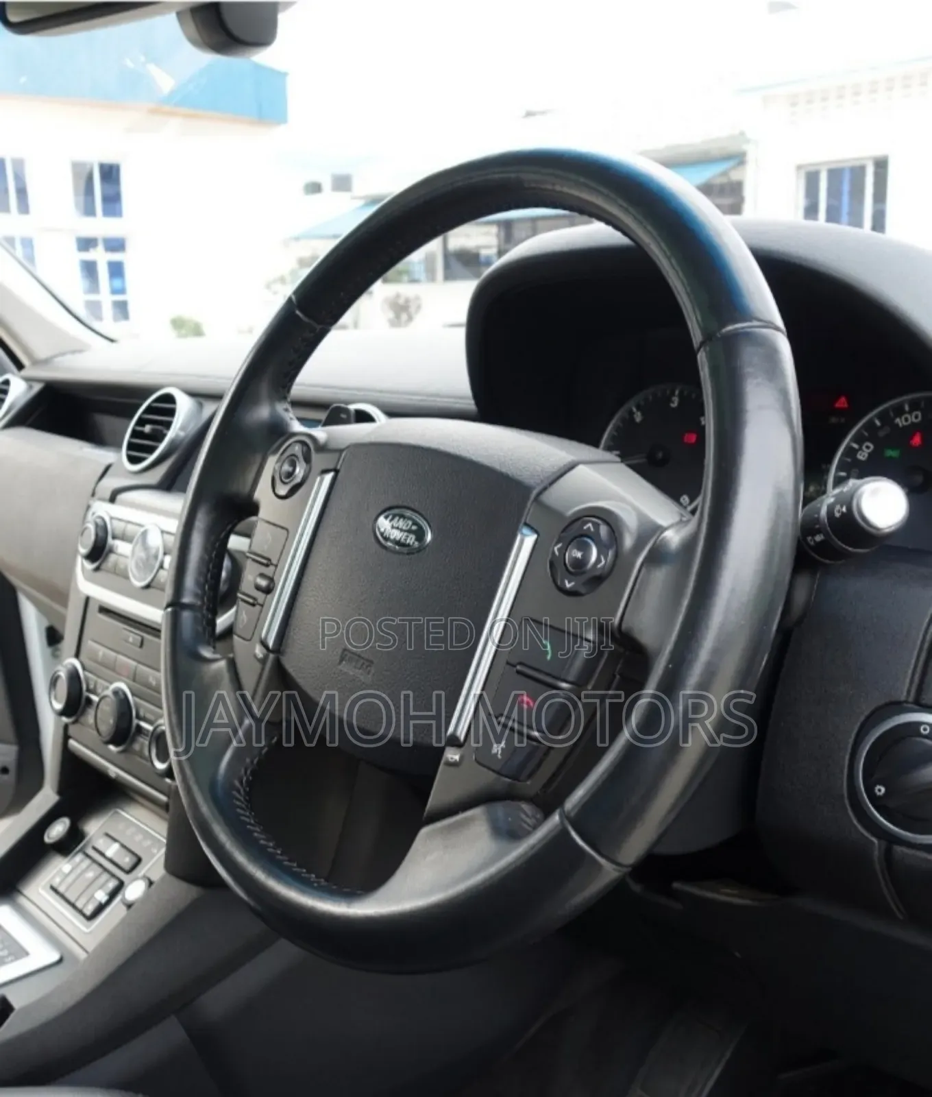 Land Rover Discovery 2017 White
