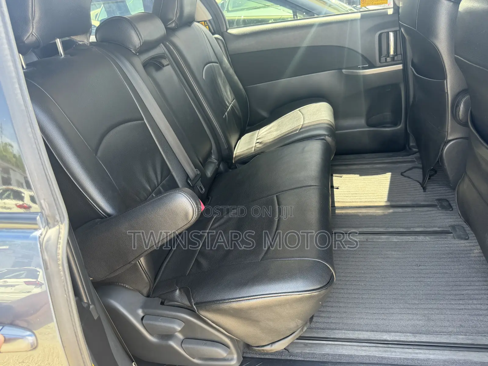 Toyota Estima 2012 Gray