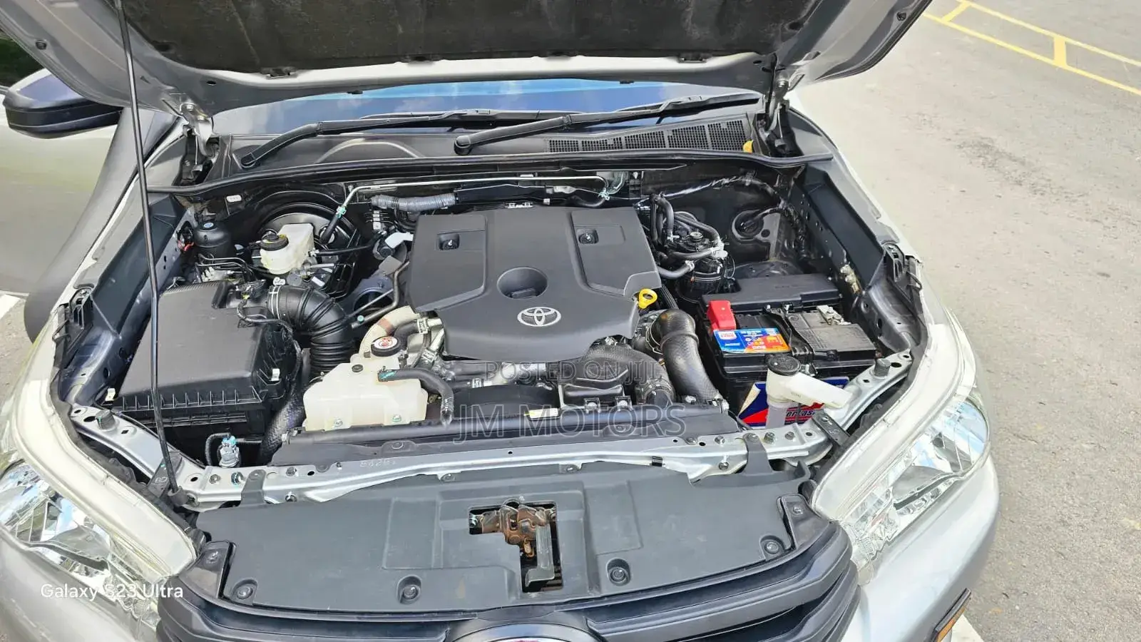 Toyota Hilux 2023 Gray
