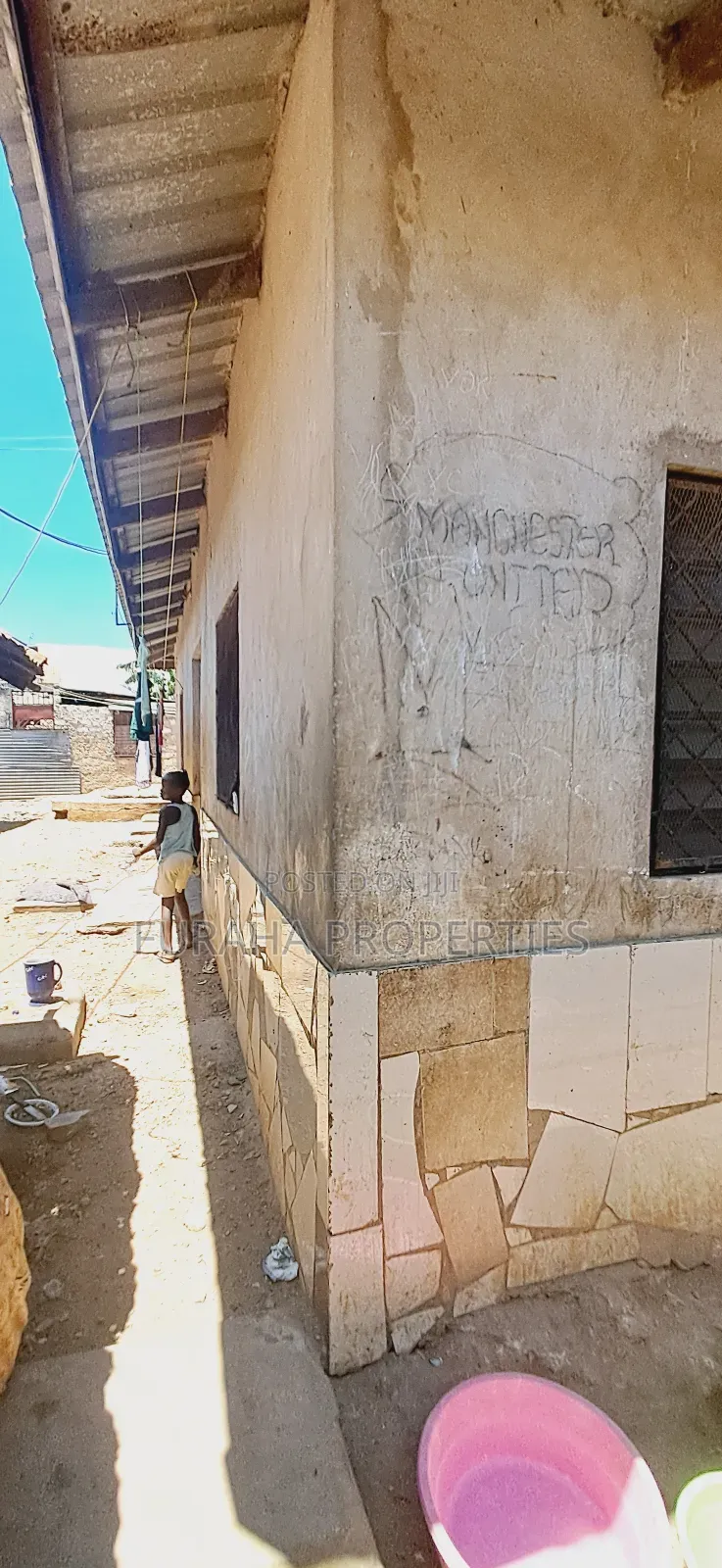 8bdrm Bungalow in Kisimani Bombolulu for sale