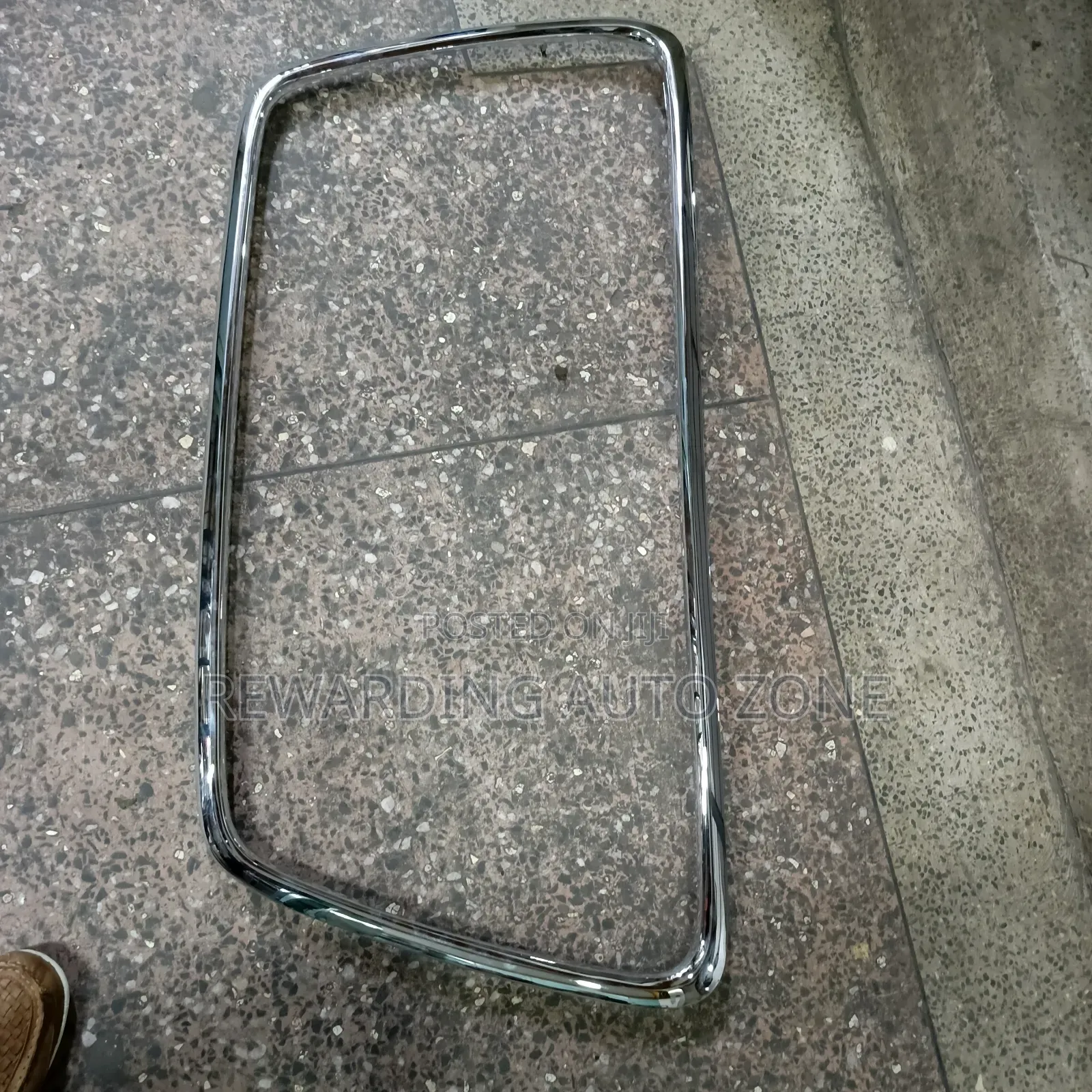 Mistubishi Lancer Bumper Chrome.