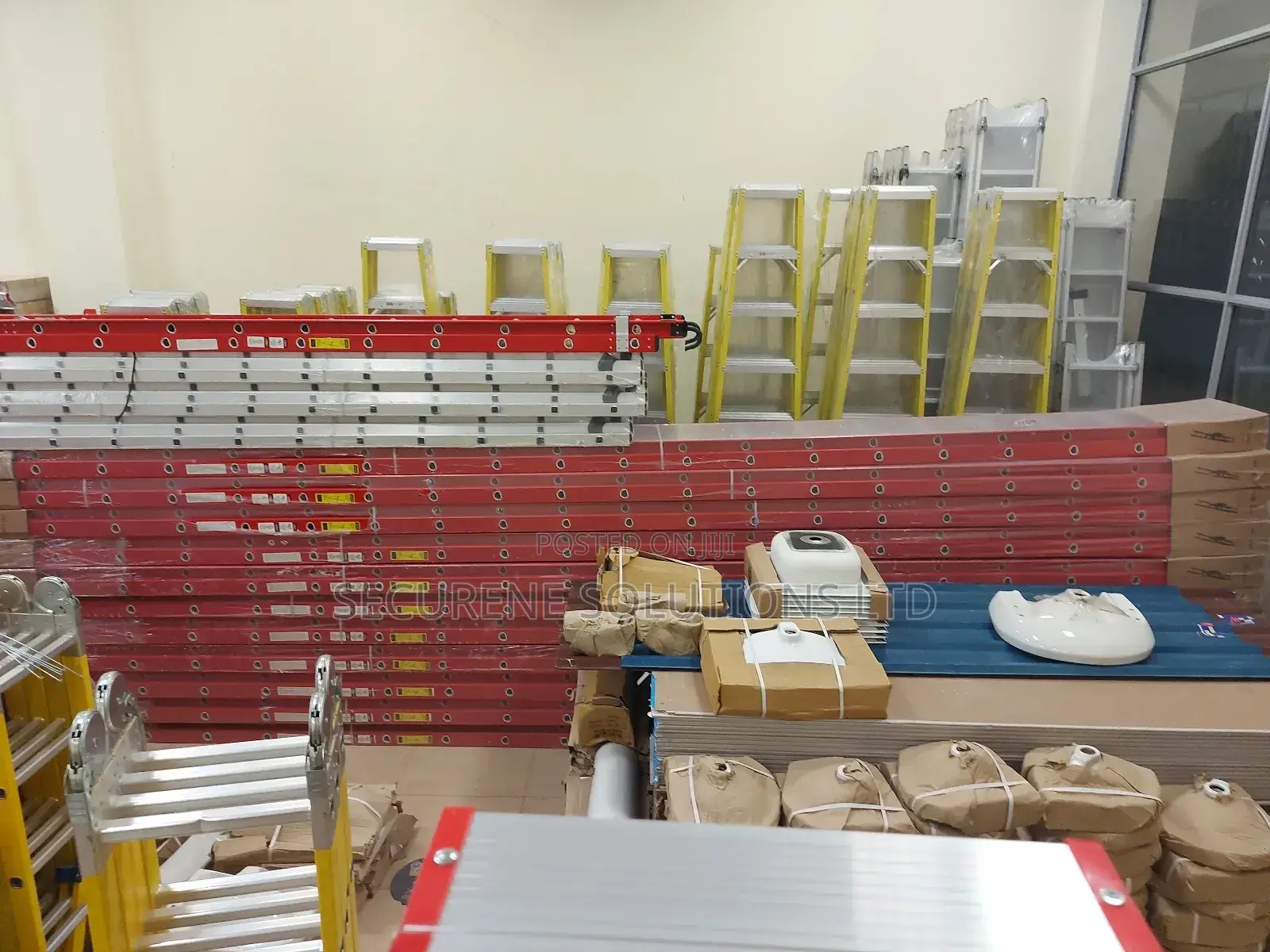 Fibreglass Industrial Extension Ladder With Double Lock