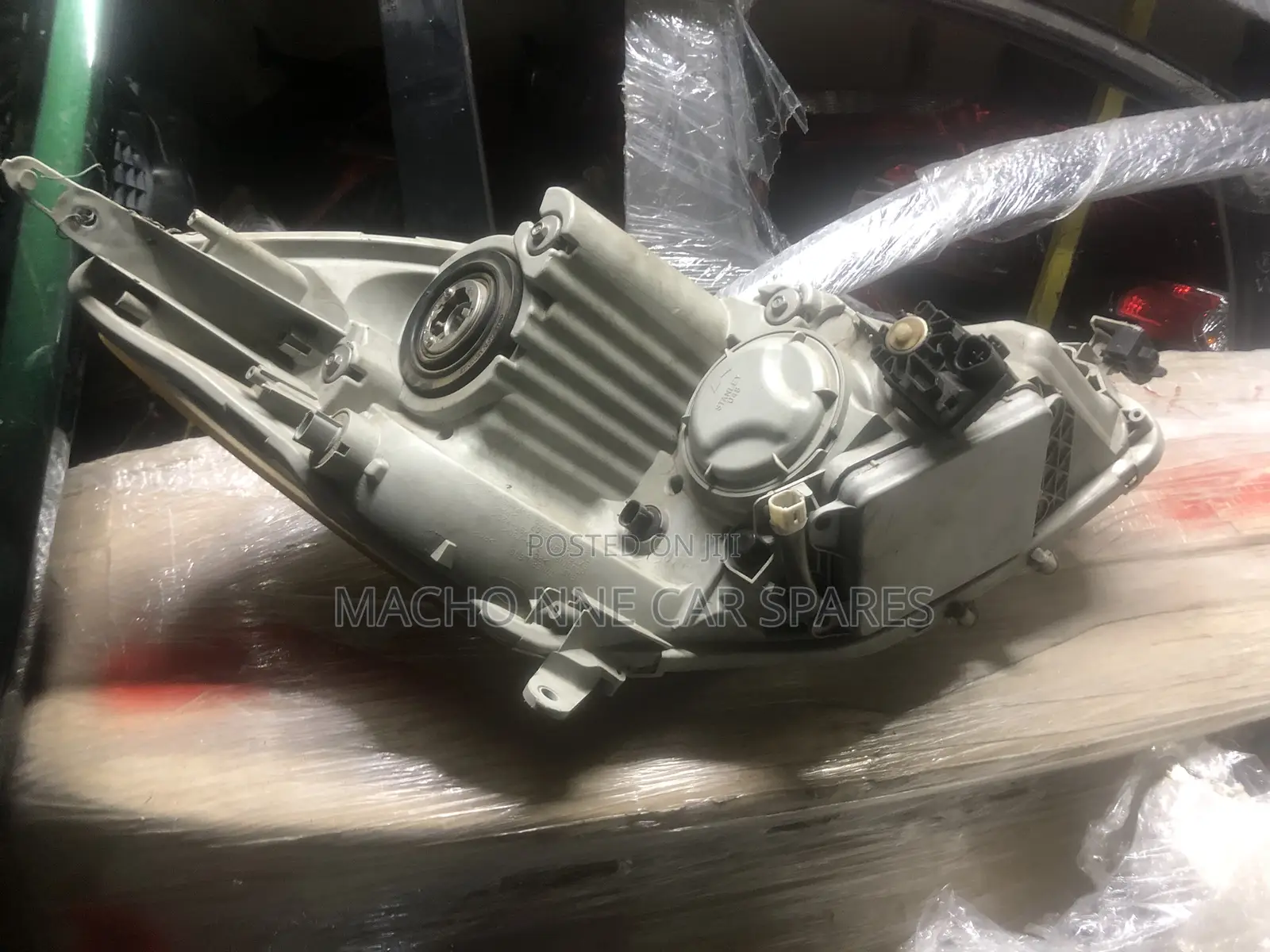 Toyota Isis 2005 Xenon Headlight