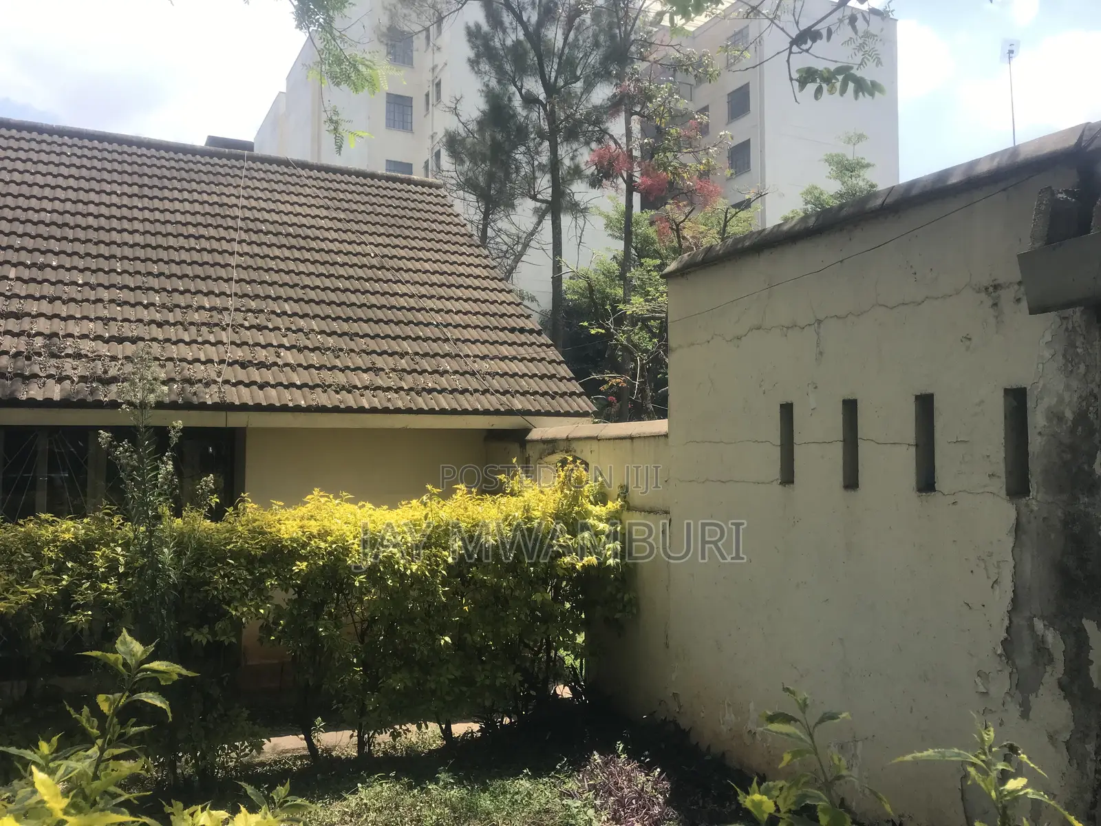 1/2 Acre Land on Tarmac Woodsy Nairobi