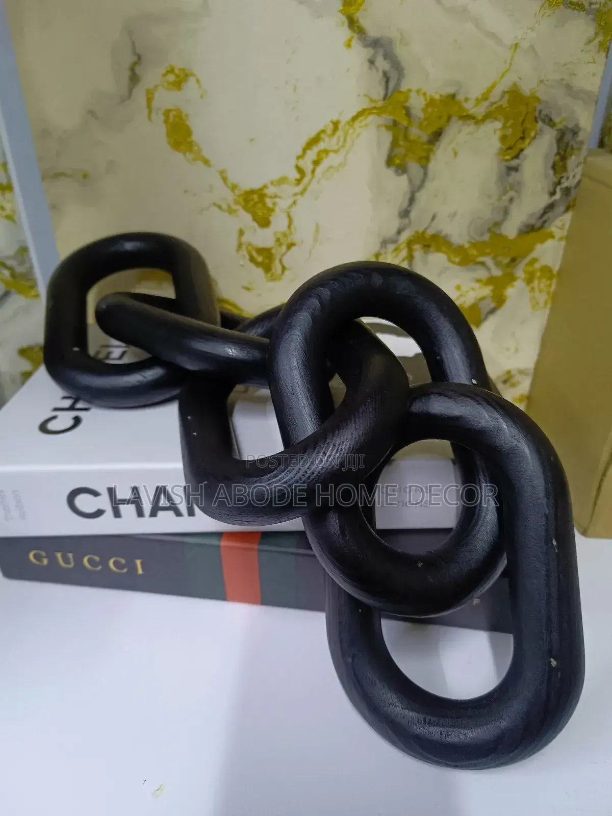 Black Decor Chain on Offer for Home Office Hotel N Airbnb