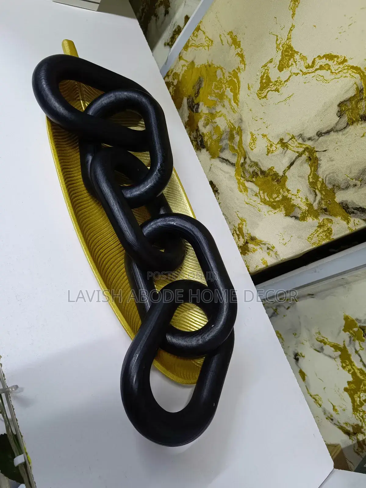 Black Decor Chain on Offer for Home Office Hotel N Airbnb