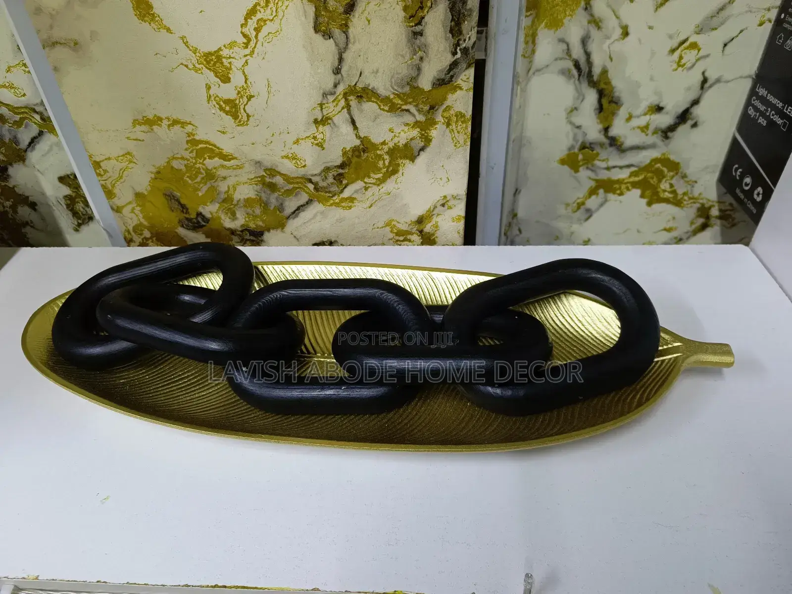 Black Decor Chain on Offer for Home Office Hotel N Airbnb
