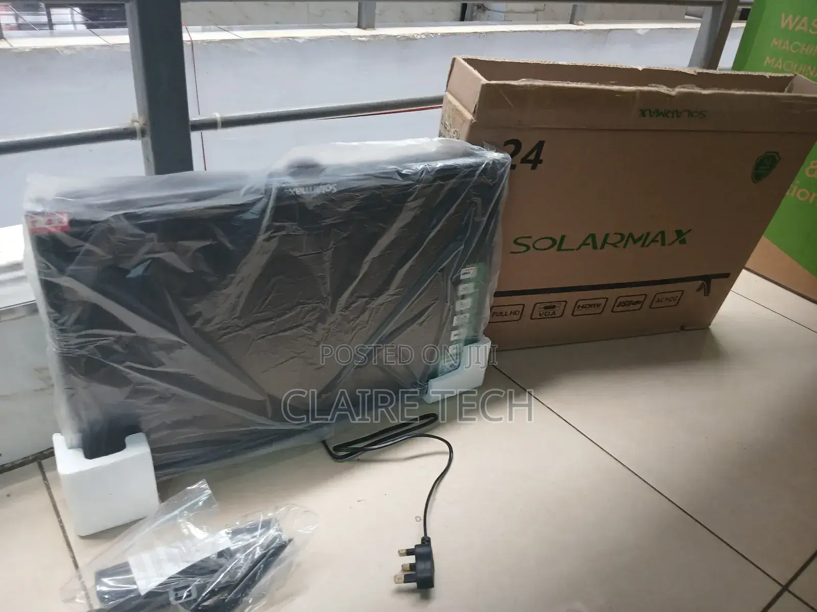 Solarmax 24" Inches Ac/Dc LED Digital