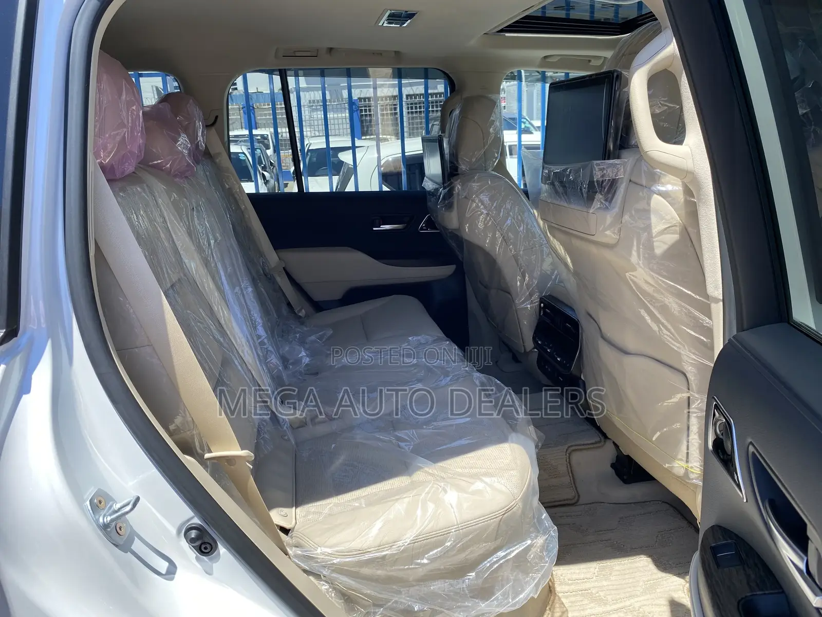 Toyota Land Cruiser 2022 Off white