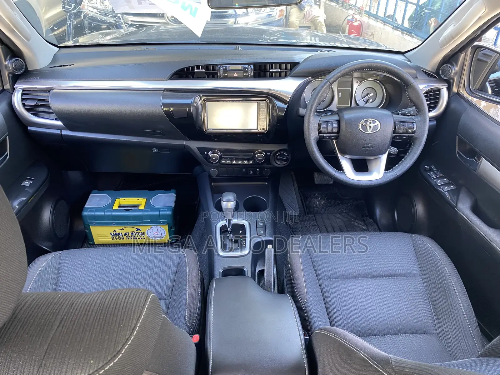 Toyota Hilux 2021 Black