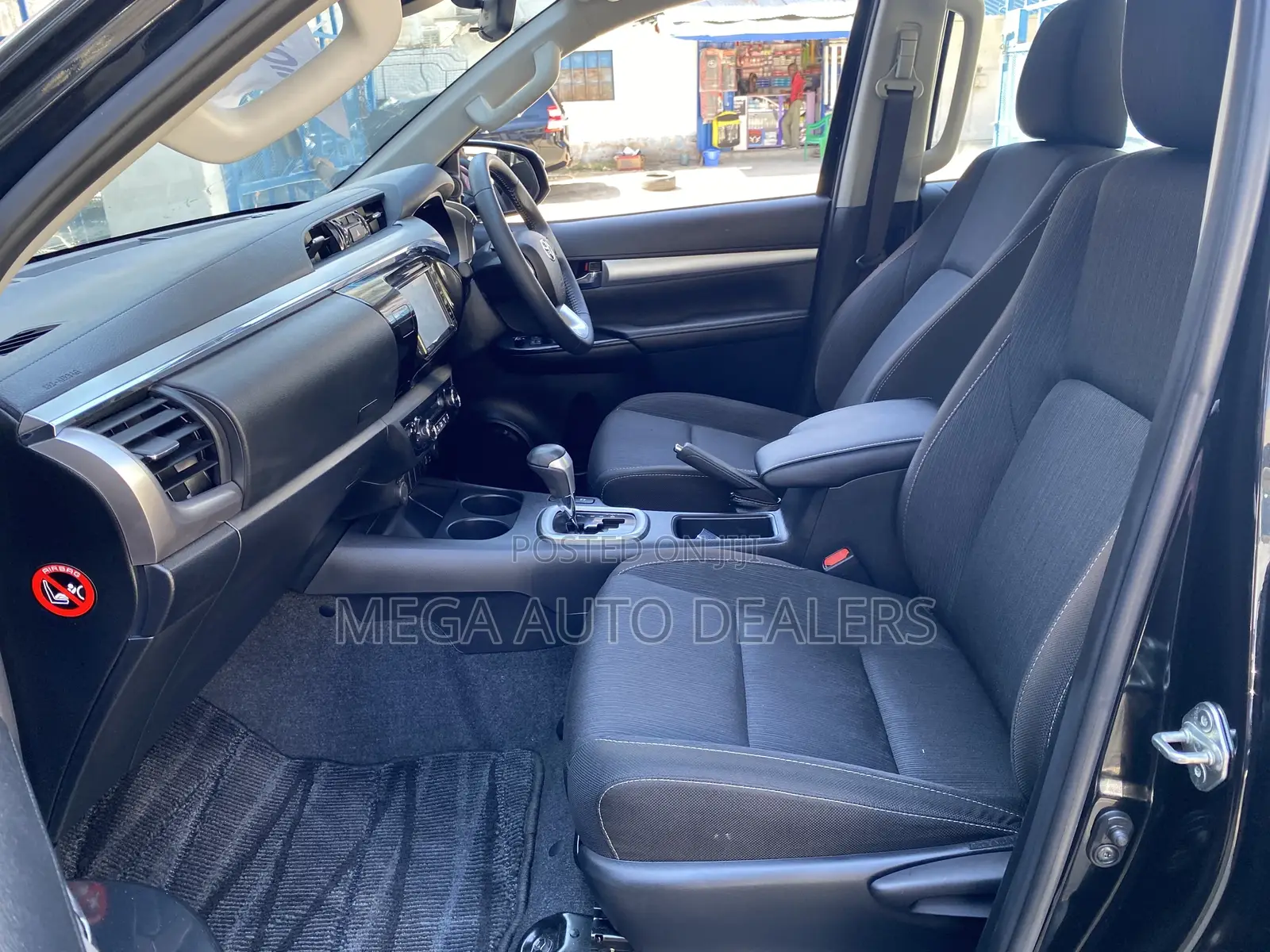 Toyota Hilux 2021 Black