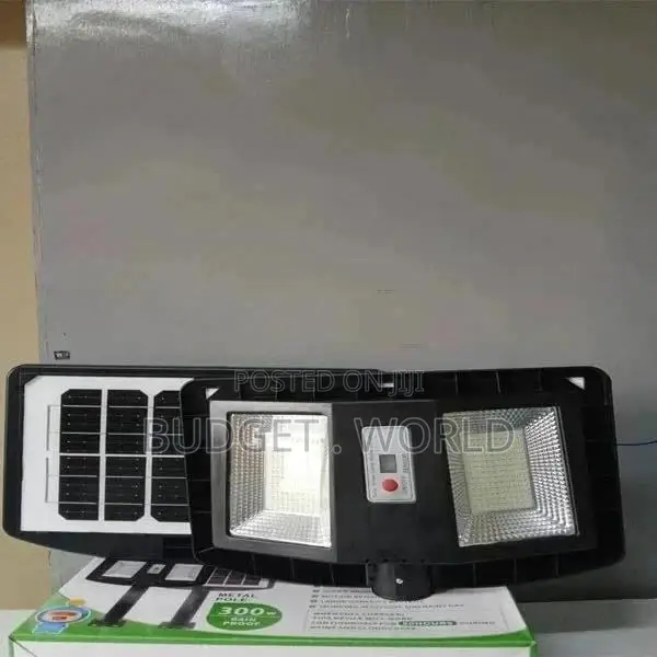 300 Watts Double Sided Solar Street Light With Darkness And