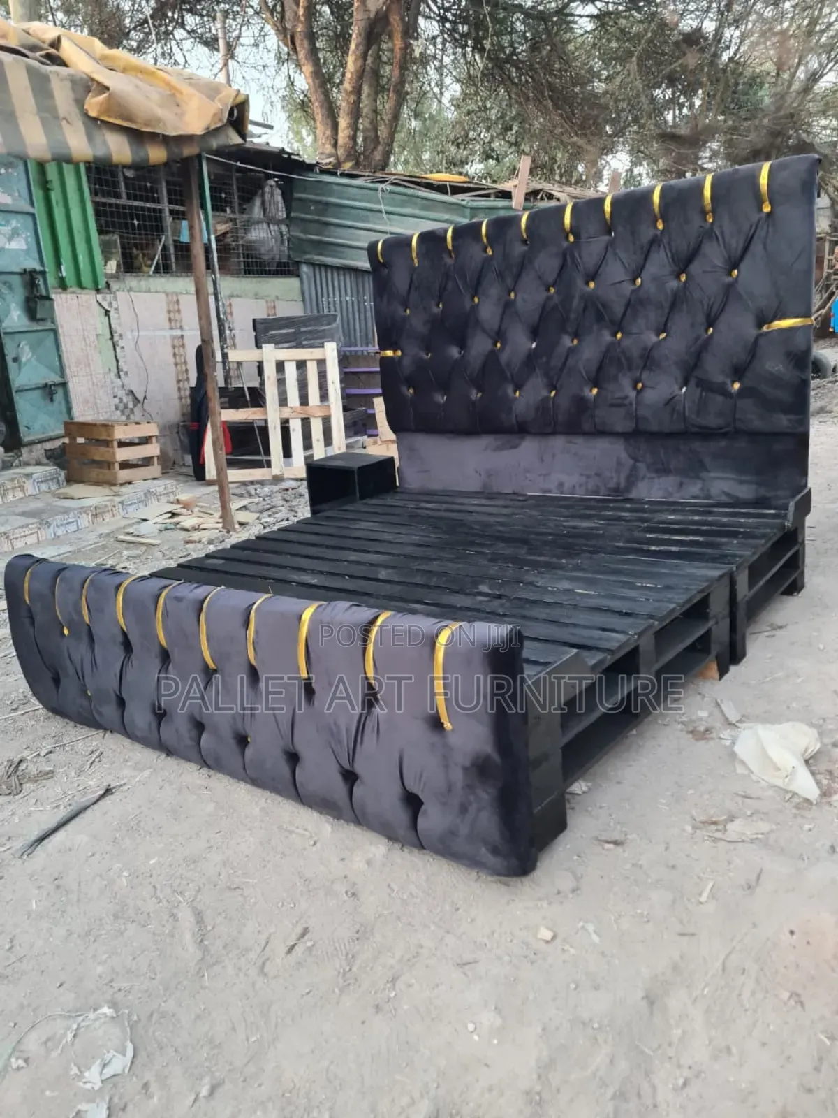 Pallet Chester Bed 6by6 Black