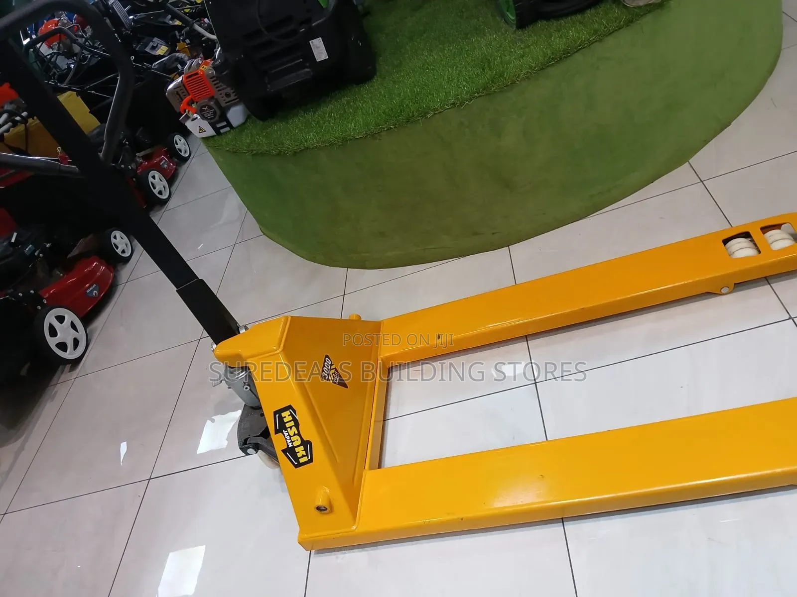 3 Tonne Hisaki Trolley Jack.
