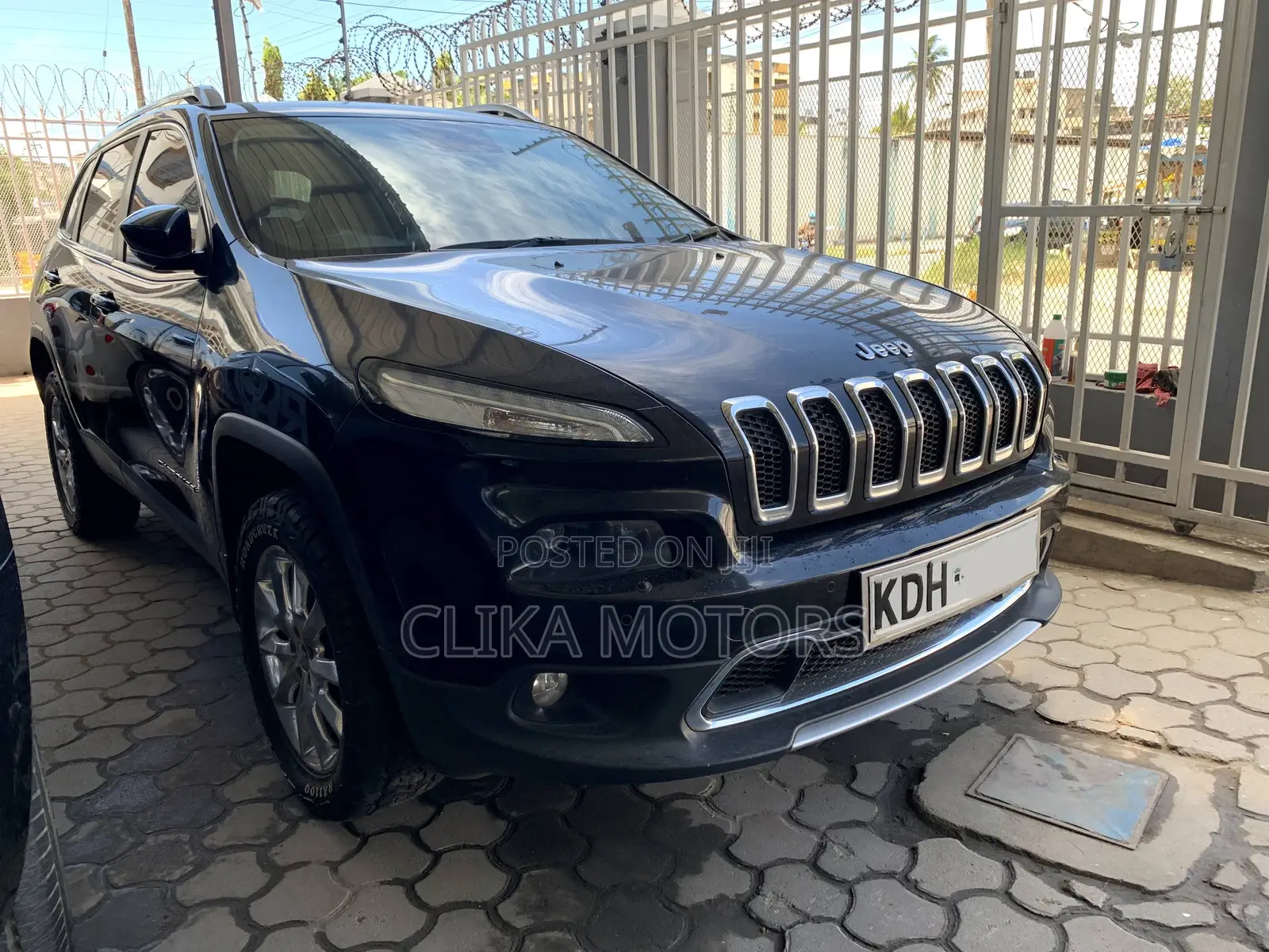 Jeep Cherokee 2015 Black