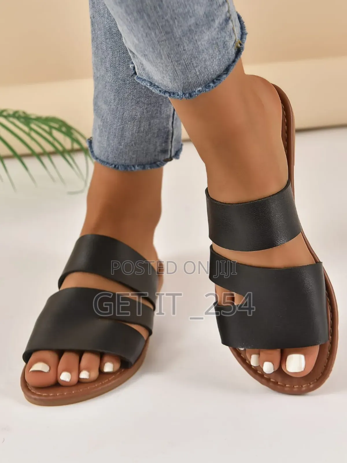 Ladies Leather Sandals