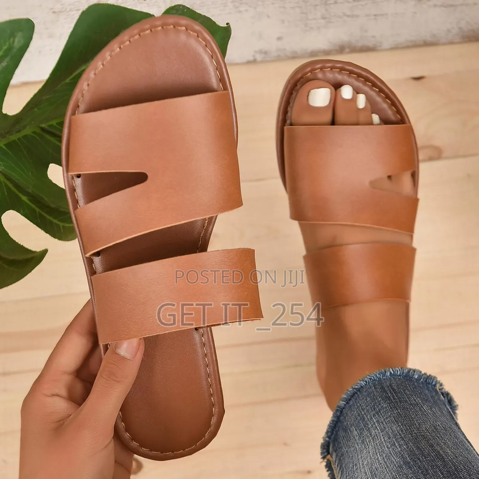 Ladies Leather Sandals