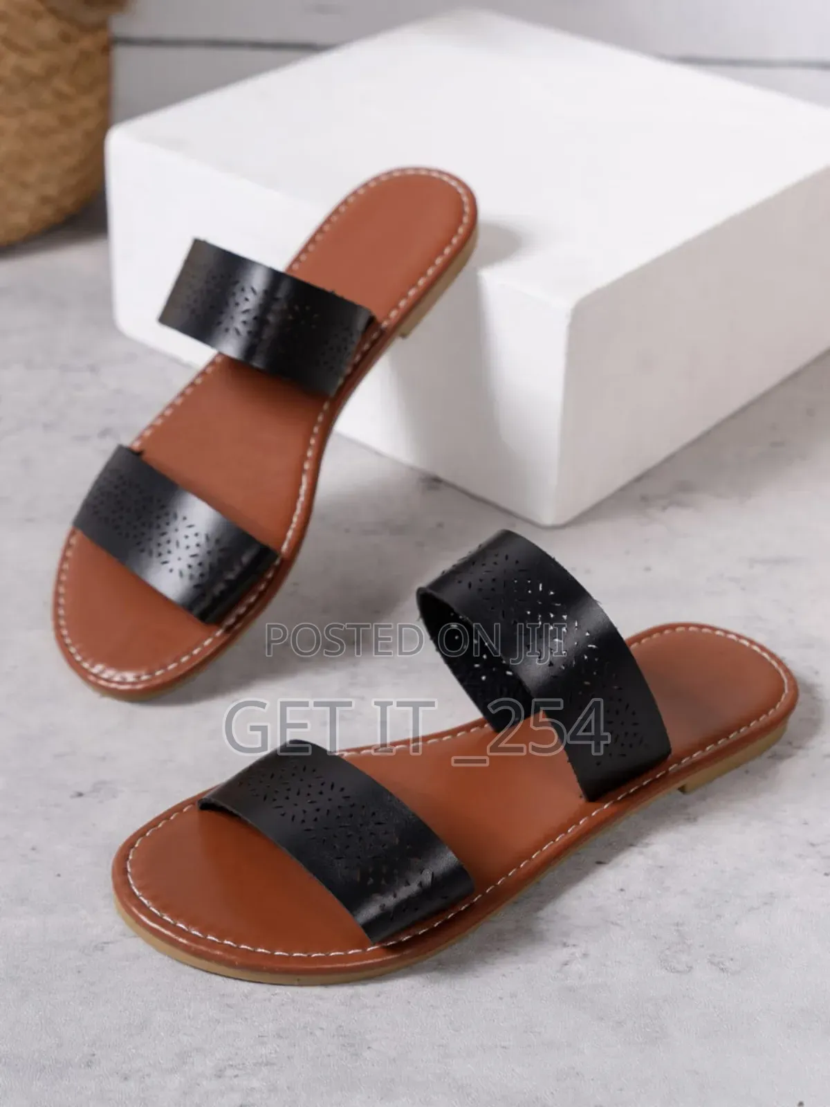 *Ladies Leather Sandals * *Sizes 41,42* R