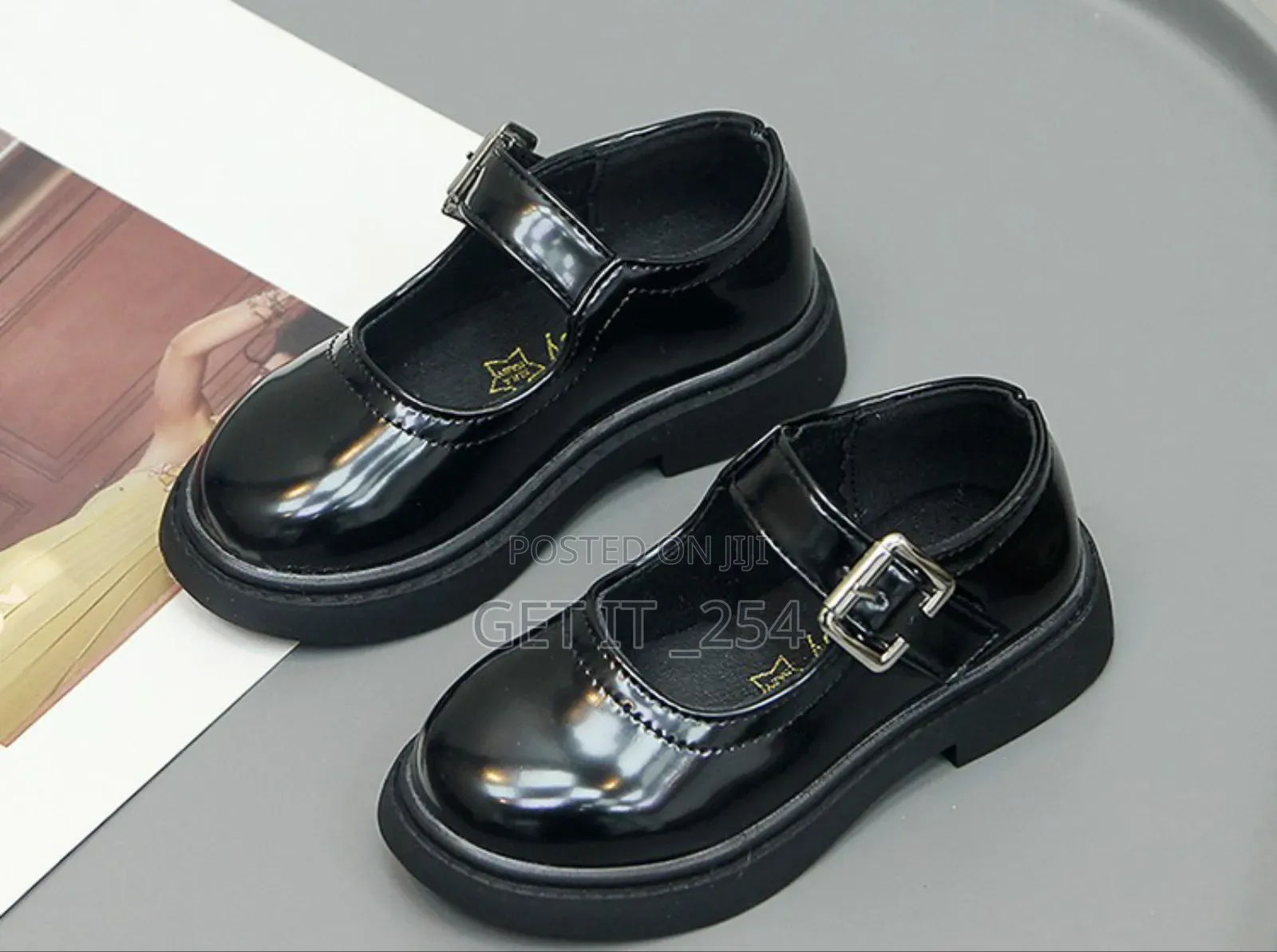 *Kids Wetlook Flat Shoes*
*Sizes :21,22,23,